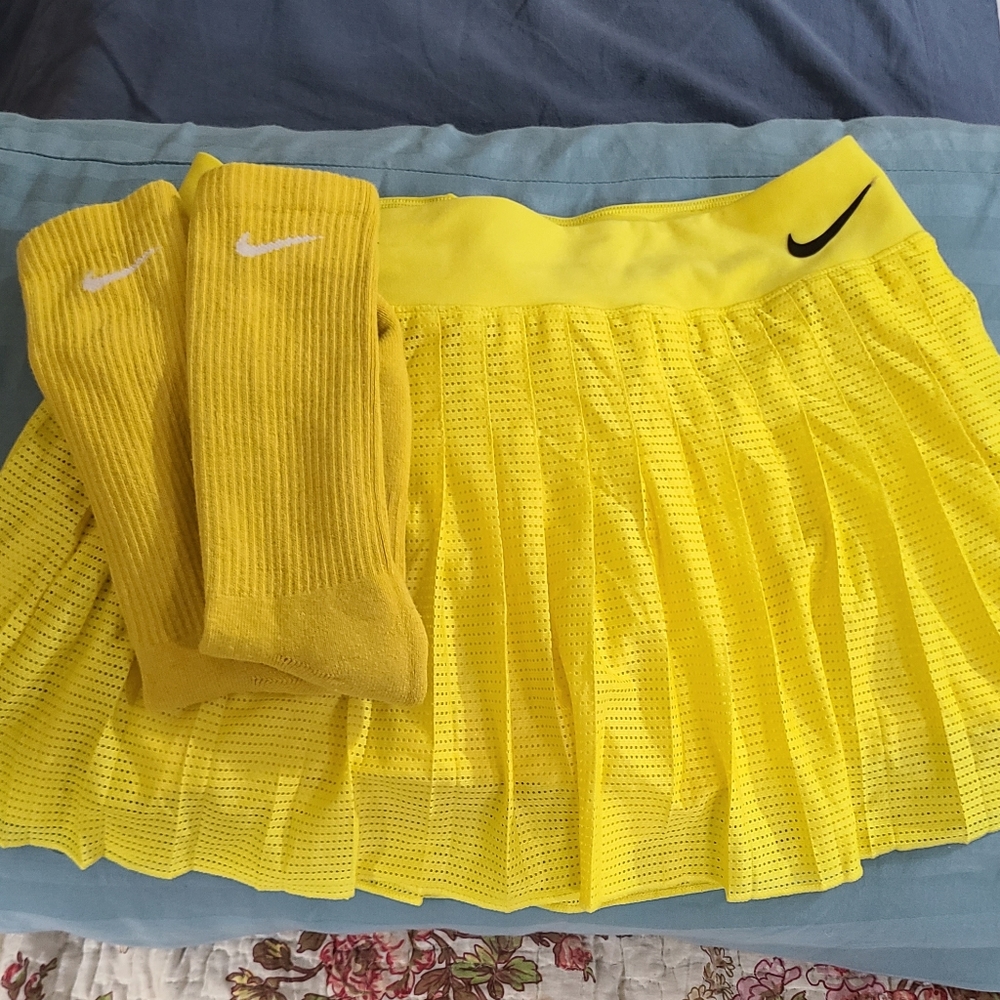 Nike Dri-Fit Slam Tennis Skort Sz. S (Yellow) and Nike Tall Socks